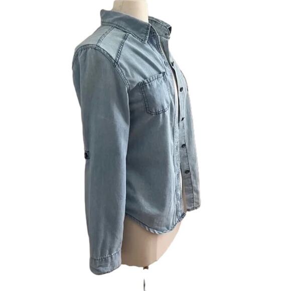 Button Up / Sheer Lace Back - Picture 6 of 9